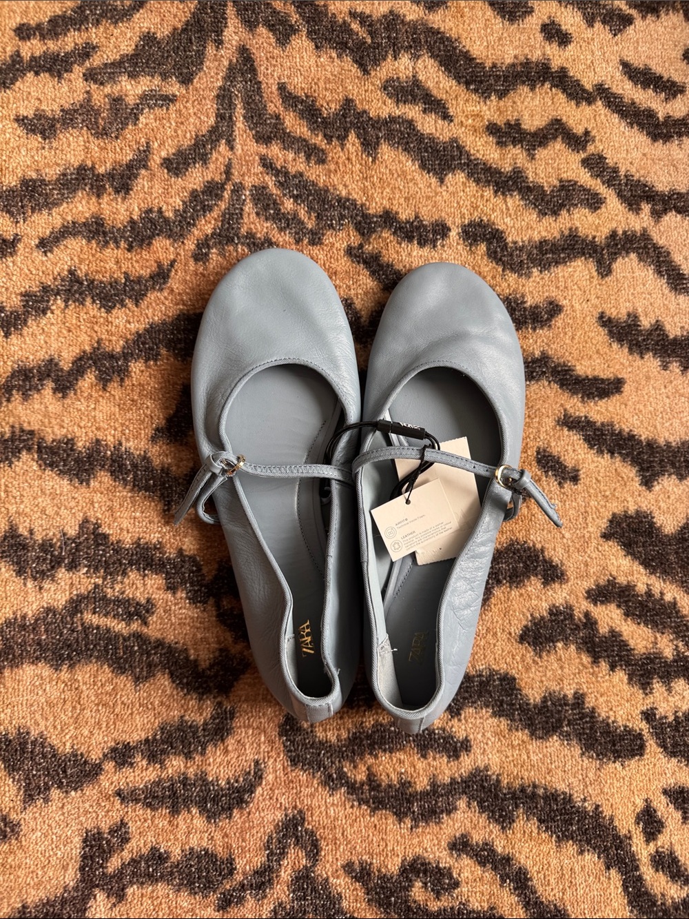Soft leather Mary Jane Flats with Strap Zara size 41